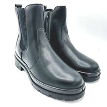 Carica l'immagine nel visualizzatore di Gallery, Enval 2257500 nero stivaletto modello biker donna in pelle con elastico e cerniera. Dotato di soletta estraibile in memory foam