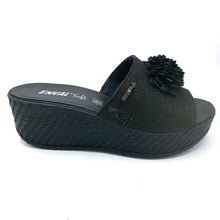 Carica l'immagine nel visualizzatore di Gallery, Enval 3768400 nero ciabatta donna con zeeppa di 6 cm e tomaia stampata con accessorio