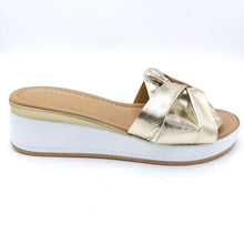 Carica l'immagine nel visualizzatore di Gallery, Fascino donna 83115 platino ciabatta con zeppa di 4 cm e fiocco decorativo in pelle con sottopiede imbottito