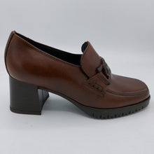 Carica l'immagine nel visualizzatore di Gallery, Valleverde V49100 marrone mocassino donna in pelle con punta quadrata e tacco 6 cm con plateau in gomma di 1 cm