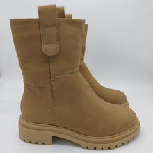 Carica l'immagine nel visualizzatore di Gallery, Tamaris 1-26813-41 camel stivaletto donna in nabuk con fodera in pelliccia e suola in gomma carrarmato