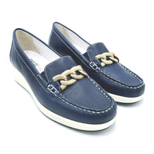 Carica l'immagine nel visualizzatore di Gallery, Enval 5754611 blu mocassini donna in pelle con accessorio e provvisto di soletta estraibile in memory foam