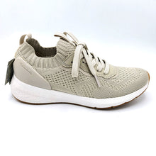 Carica l'immagine nel visualizzatore di Gallery, Tamaris 1-23714-42 beige slip on in tessuto con lacci regolabili e dotata di soletta estraibile
