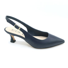 Carica l'immagine nel visualizzatore di Gallery, Egle 81 blu Chanel in similpelle made in Italy con tacco 5 cm con forma a rocchetto