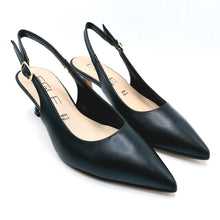 Carica l'immagine nel visualizzatore di Gallery, Egle 81 nero Chanel in similpelle made in Italy con tacco 5 cm con forma a rocchetto