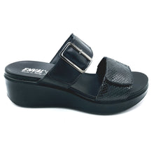 Carica l'immagine nel visualizzatore di Gallery, Enval 5796100 nero ciabatta donna con doppia fascia a strappo con zeppa di 6 cm