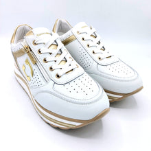 Carica l'immagine nel visualizzatore di Gallery, Donna serena 7Q5108DM bianco sneakers donna con zip e lacci con riporti color oro