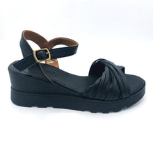 Carica l'immagine nel visualizzatore di Gallery, Bueno WY8609 nero sandali in pelle con braccialetto e zeppa di 6,5 cm