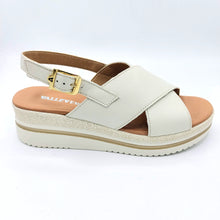 Carica l'immagine nel visualizzatore di Gallery, Valleverde VG2101 avorio sandalo incrociato in pelle con sottopiede imbottito