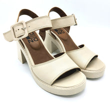Carica l'immagine nel visualizzatore di Gallery, Bueno WA1704 crema sandalo donna in pelle con tacco largo di 8 cm e chiusura con cinturino