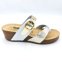 Carica l'immagine nel visualizzatore di Gallery, BioNatura 28A729X bianco infradito con fibbia sulla fascia superiore e sottopiede in pelle con zeppa di 5,5 cm