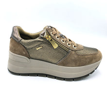 Carica l'immagine nel visualizzatore di Gallery, Igi&co 6675222 fango snakers donna con zeppa di 5 cm dotata ci cerniera e lacci