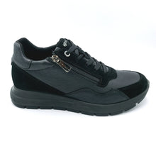 Carica l'immagine nel visualizzatore di Gallery, Igi&co 6672500 nero sneakers donna in pelle e camoscio con zip e lacci ed è dotata di una soletta estraibile in pelle