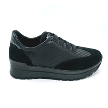 Carica l'immagine nel visualizzatore di Gallery, Igieco 6674000 neo sneakers donna con fasce elastiche, con tomaia in pelle e riporto in camoscio