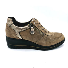 Carica l'immagine nel visualizzatore di Gallery, Enval 6764733 fango sneakers donna in pelle scamosciata con zeppa di 5 cm e soletta estraibile in memory foam
