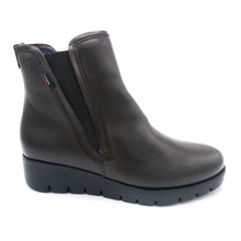 Carica l'immagine nel visualizzatore di Gallery, Callaghan 89890 testa di moro stivaletto donna con cerniera e suola in gomma con sistema adaptaction