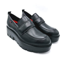 Carica l'immagine nel visualizzatore di Gallery, Callaghan 46020 nero mocassino donna con zeppa di 5,5 cm con sistema adaptaction