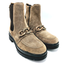 Carica l'immagine nel visualizzatore di Gallery, Enval 6752833 tortora stivaletto donna in pelle scamosciata con accessorio frontale e chiusura con zip