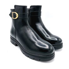Carica l'immagine nel visualizzatore di Gallery, Donna serena 2H5388DP nero tronchetto in pelle con zip laterale e fibbia decorativa