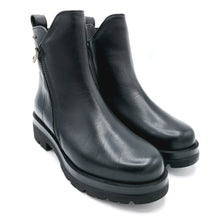 Carica l'immagine nel visualizzatore di Gallery, Igieco 6686200 nero bikers donna in pelle con doppia cerniera di cui una decorativa e suola in gomma