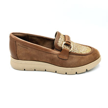 Carica l'immagine nel visualizzatore di Gallery, Tamaris 1-24628-44 cognac mocassino basso in camoscio e tessuto color oro con sottopiede in pelle imbottito e una suola super leggera