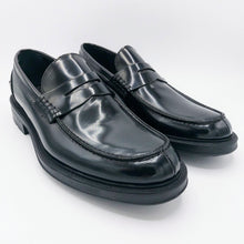 Carica l'immagine nel visualizzatore di Gallery, Bryan shoes 790 nero mocassino uomo in pelle abrasivata modello college con suola in gomma