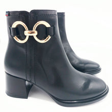 Carica l'immagine nel visualizzatore di Gallery, Callaghan 32804 nero stivaletto donna in pelle con tacco foderato di 5 cm e chiusura con zip
