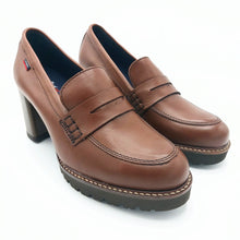 Carica l'immagine nel visualizzatore di Gallery, Callaghan 30806 cuoio mocassino donna con tacco largo di 7 cm e plateau di 1,5 cm