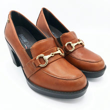 Carica l'immagine nel visualizzatore di Gallery, Enval 4752922 cognac mocassino in pelle con morsetto e tacco alto 8,5 cm con soletta estraibile in memory foam