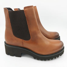 Carica l'immagine nel visualizzatore di Gallery, Hosis ESG6414 cuoio stivaletto donna in pelle con elastico e zip laterale e con suola in gomma micro