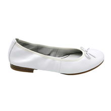 Carica l'immagine nel visualizzatore di Gallery, Tamaris 1-22116-41 bianco ballerina in pelle con fiocchetto centrale