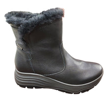 Carica l'immagine nel visualizzatore di Gallery, Enval 8780700 nero stivaletto donna in pelle con pianta larga e fodera con pelliccia ecologica. Dotata di soletta estraibile in memory foam