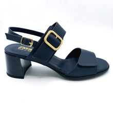 Carica l'immagine nel visualizzatore di Gallery, Enval 1276611 blu sandalo in pelle con doppia fascia con chiusura a velcro e fibbia dorata decorativa. Dotato di tacco medio di 6 cm