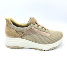 Carica l'immagine nel visualizzatore di Gallery, Enval 7772111 beige sneakers donna in tessuto. Dotato di elastici per una calzata più avvolgente
