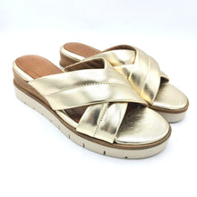 Carica l'immagine nel visualizzatore di Gallery, Tamaris 127233-44 oro ciabatta incrociata in pelle con sottopiede imbottito