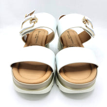 Carica l'immagine nel visualizzatore di Gallery, Donna serena 665986DM bianco