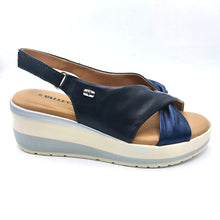 Carica l'immagine nel visualizzatore di Gallery, Valleverde VGI320W blu sandalo in pelle con sottopiede imbottito e zeppa di 6 cm