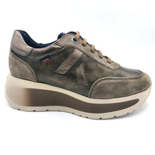 Carica l'immagine nel visualizzatore di Gallery, Callaghan 61611 tortora sneakers stringata donna in pelle e pelle scamosciata con suola in gomma con sistema adaptaction