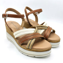 Carica l'immagine nel visualizzatore di Gallery, Easynrose 1026-003 camel sandalo in pelle con zeppa di 8 cm e chiusura con braccialetto
