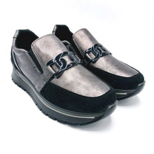 Carica l'immagine nel visualizzatore di Gallery, Igieco 8676300 nero piombo mocassini in pelle e camoscio con decorazione frontale e soletta estraibile in memory foam