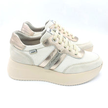 Carica l'immagine nel visualizzatore di Gallery, Callaghan 60302 beige
