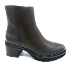 Carica l'immagine nel visualizzatore di Gallery, Callaghan 37201 marrone stivaletto in pelle con tacco largo di 6 cm e suola con sistema adaptaction