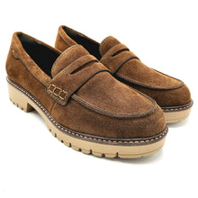 Carica l'immagine nel visualizzatore di Gallery, Tamaris 1-24752-47 cognac mocassino basso donna in pelle scamosciata con suola in gomma