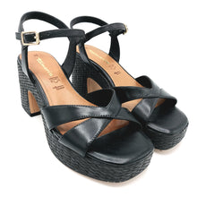 Carica l'immagine nel visualizzatore di Gallery, Tamaris 1-28313-44 nero sandalo in pelle con braccialetto. Dotato di un tacco alto di 8 cm e plateau di 3 cm