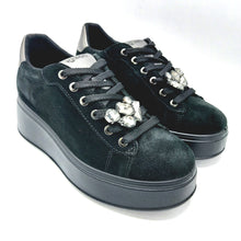 Carica l'immagine nel visualizzatore di Gallery, Igi&co 8671255 nero sneakers donna in pelle scamosciata con decorazione removibile di strass