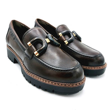 Carica l'immagine nel visualizzatore di Gallery, Tamaris 1-24740-47 marrone mocassino donna in pelle con morsetto decorativo frontale e suola in gomma