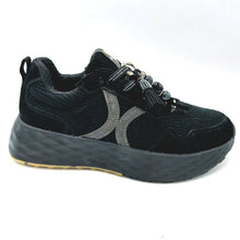 Carica l'immagine nel visualizzatore di Gallery, Valleverde 51501 nero sneakers donna stringata in pelle scamosciata e velluto, con ciondolo decorativo removibile