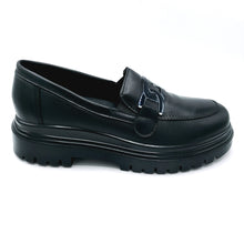 Carica l'immagine nel visualizzatore di Gallery, Enval 8663800 nero mocassino donna in pelle con morsetto decorativo e soletta estraibile in memory foam