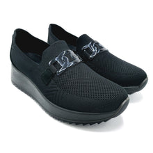 Carica l'immagine nel visualizzatore di Gallery, Enval 8779200 nero slip on in tessuto elasticizzato con morsetto, dotato di soletta estraibile in memory foam