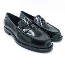 Carica l'immagine nel visualizzatore di Gallery, Tamaris 1-24252-47 nero mocassino basso donna in similpelle spazzolata modello college
